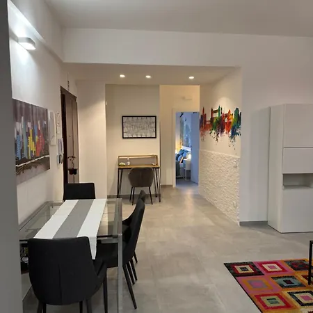 Entire 2br Near Casaletto דירה *